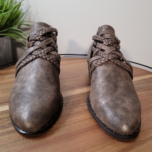 True Craft Epic Cutout Shortie Booties Bronze Metallic Braided Size 7.5 - Picture 8 of 14